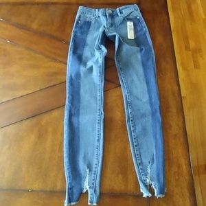 NEW TRENDY SOFT COMFORTABLE TRACTRBLU JEANS